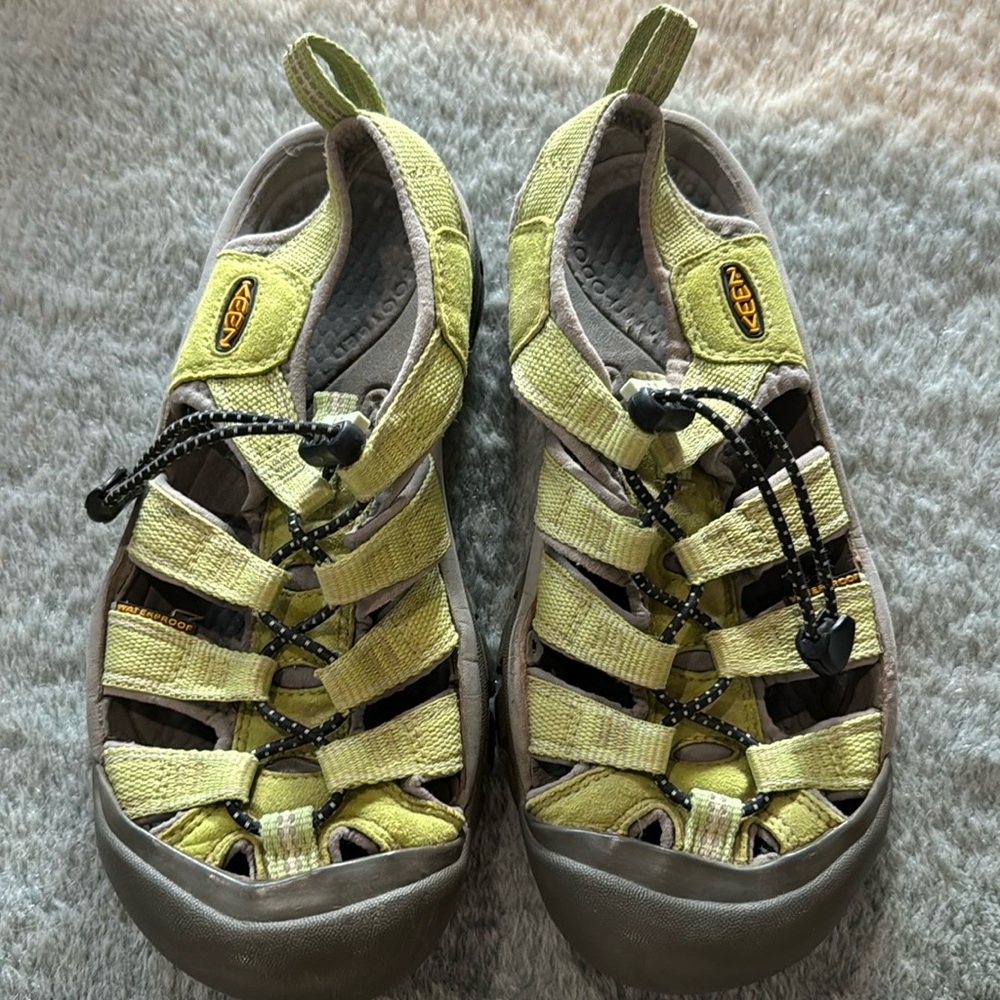 Keen Waterproof Shoes Sandals in Great Condition